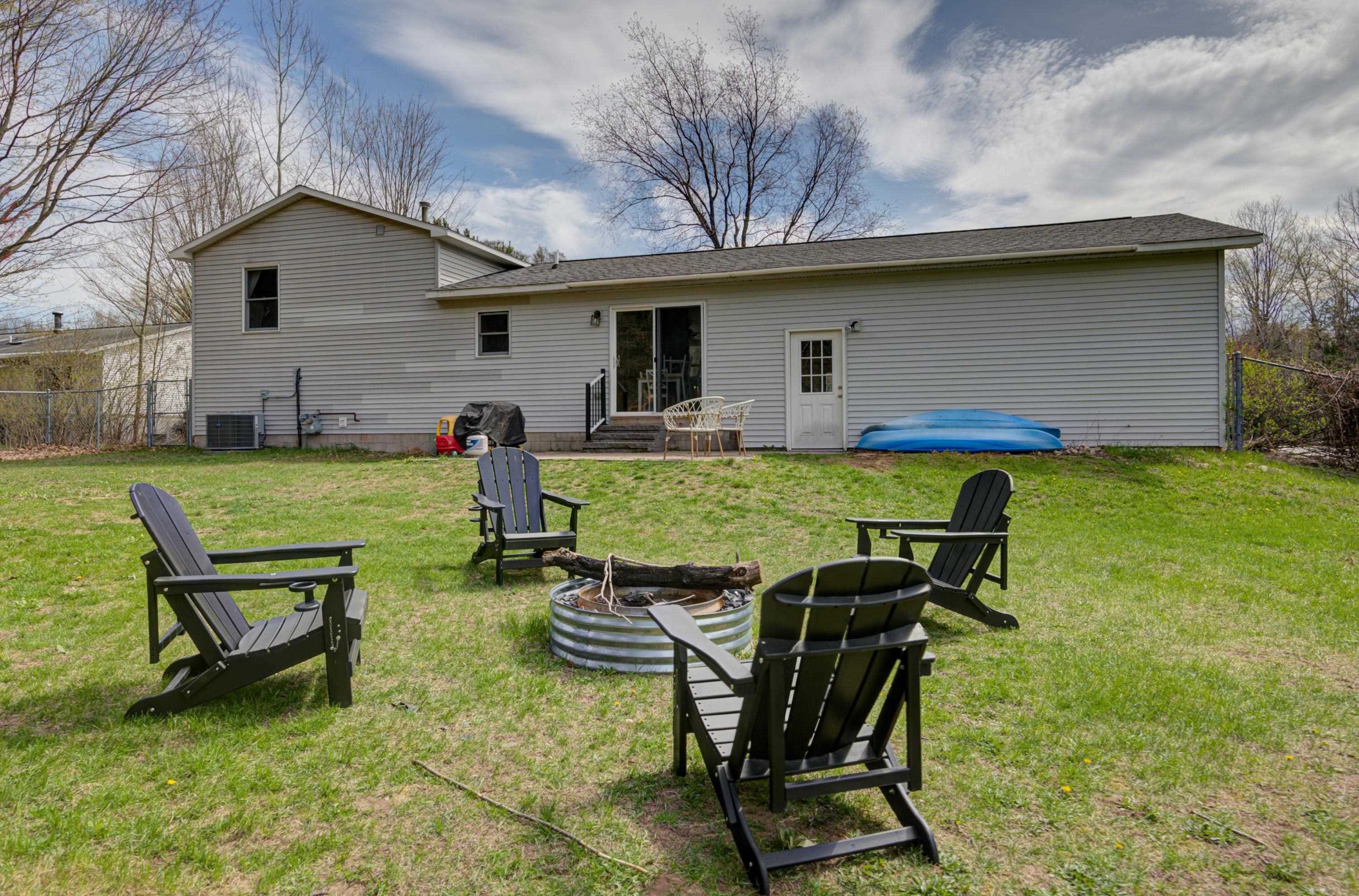2575 Reily Court Traverse City, MI 49685 - Photo 8 of 42