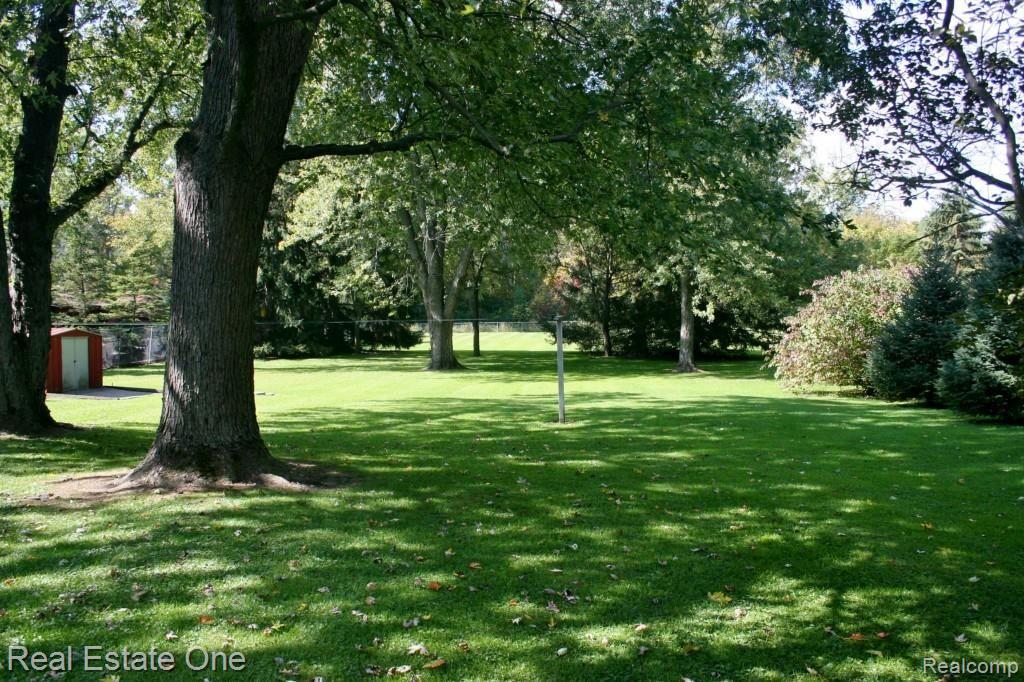 3192 Grant Road Rochester, MI 48309 - Photo 22 of 26 22 Backyard.jpg