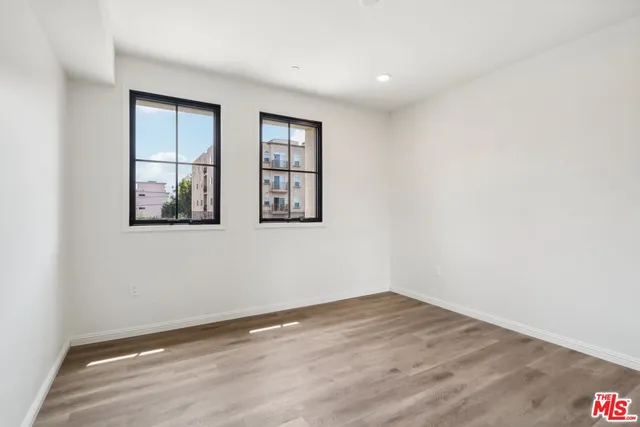 $2,600 | 951 South Wilton Place, Unit 201, Los Angeles, CA 90019