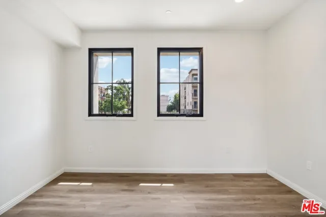 $2,600 | 951 South Wilton Place, Unit 201, Los Angeles, CA 90019