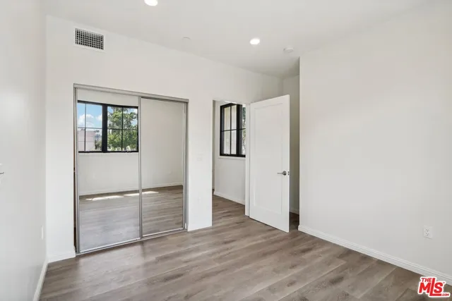 $2,600 | 951 South Wilton Place, Unit 201, Los Angeles, CA 90019