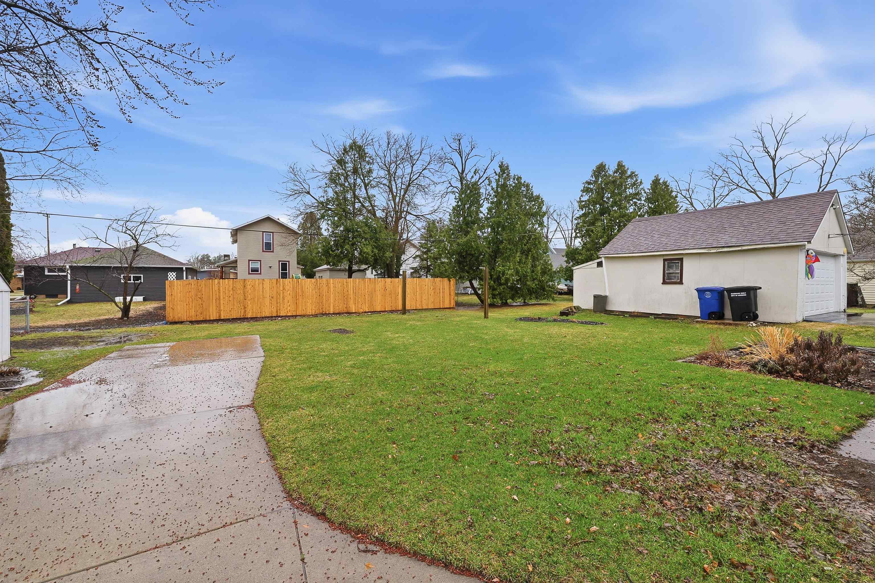 149 West 23rd Avenue Oshkosh, WI 54902 - Photo 23 of 27