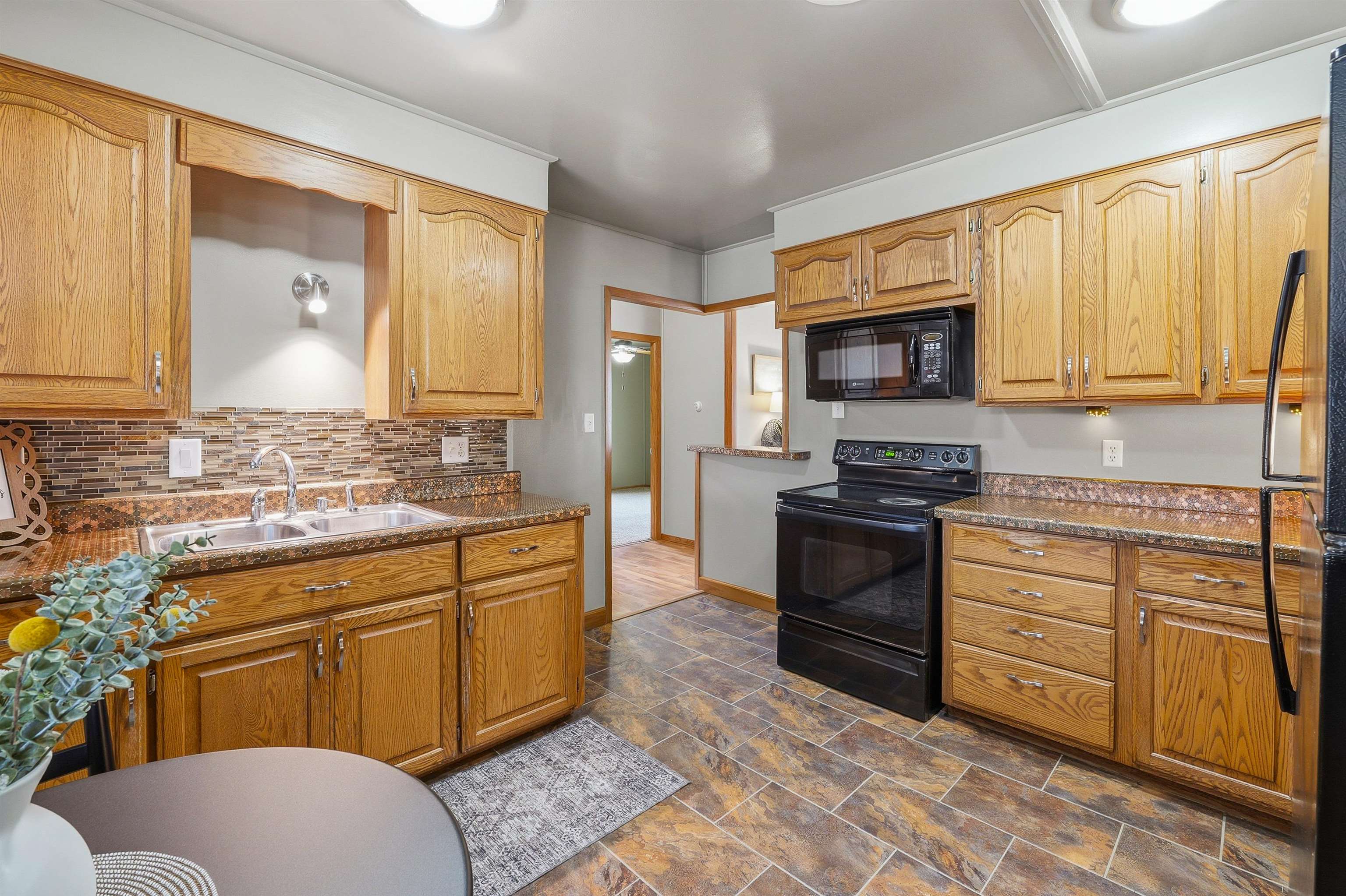 149 West 23rd Avenue Oshkosh, WI 54902 - Photo 5 of 27