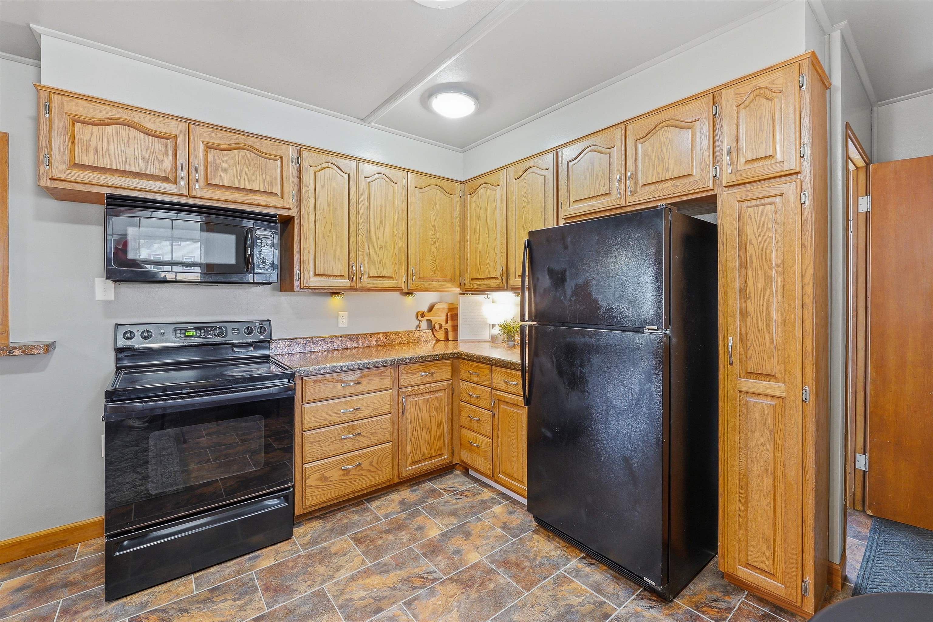 149 West 23rd Avenue Oshkosh, WI 54902 - Photo 6 of 27