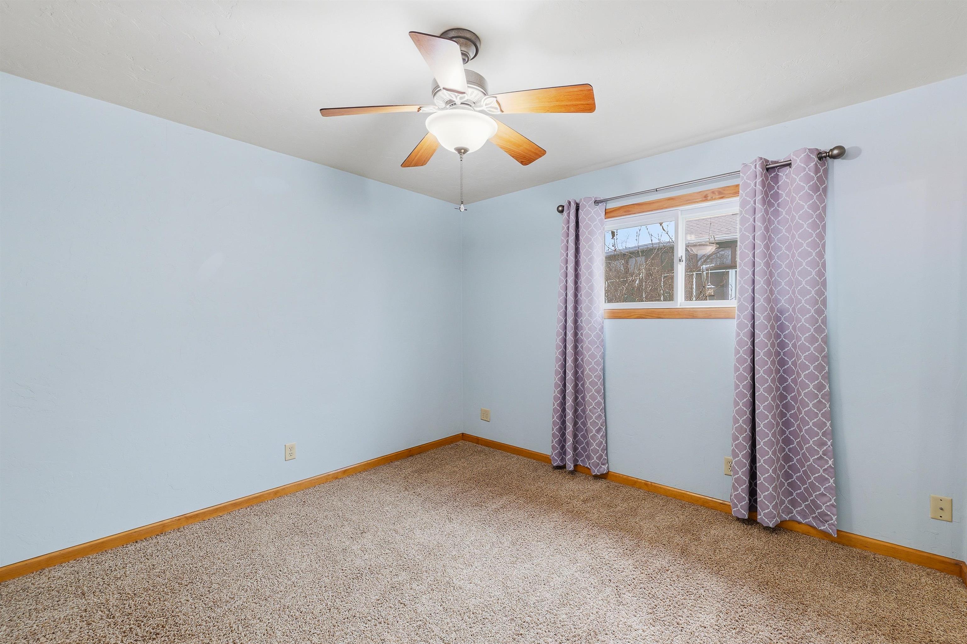 149 West 23rd Avenue Oshkosh, WI 54902 - Photo 10 of 27