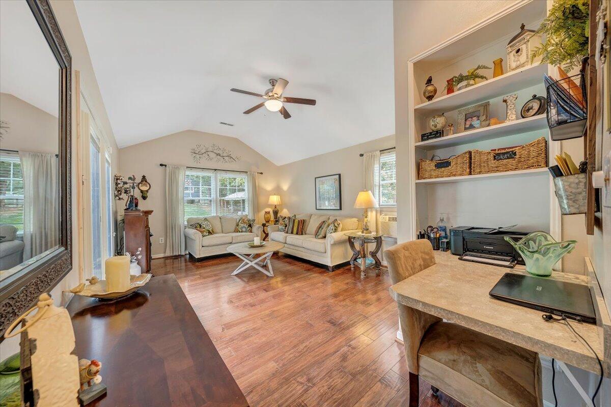 5327 Huntridge Road Roanoke, VA 24012 - Photo 25 of 62 Family Room