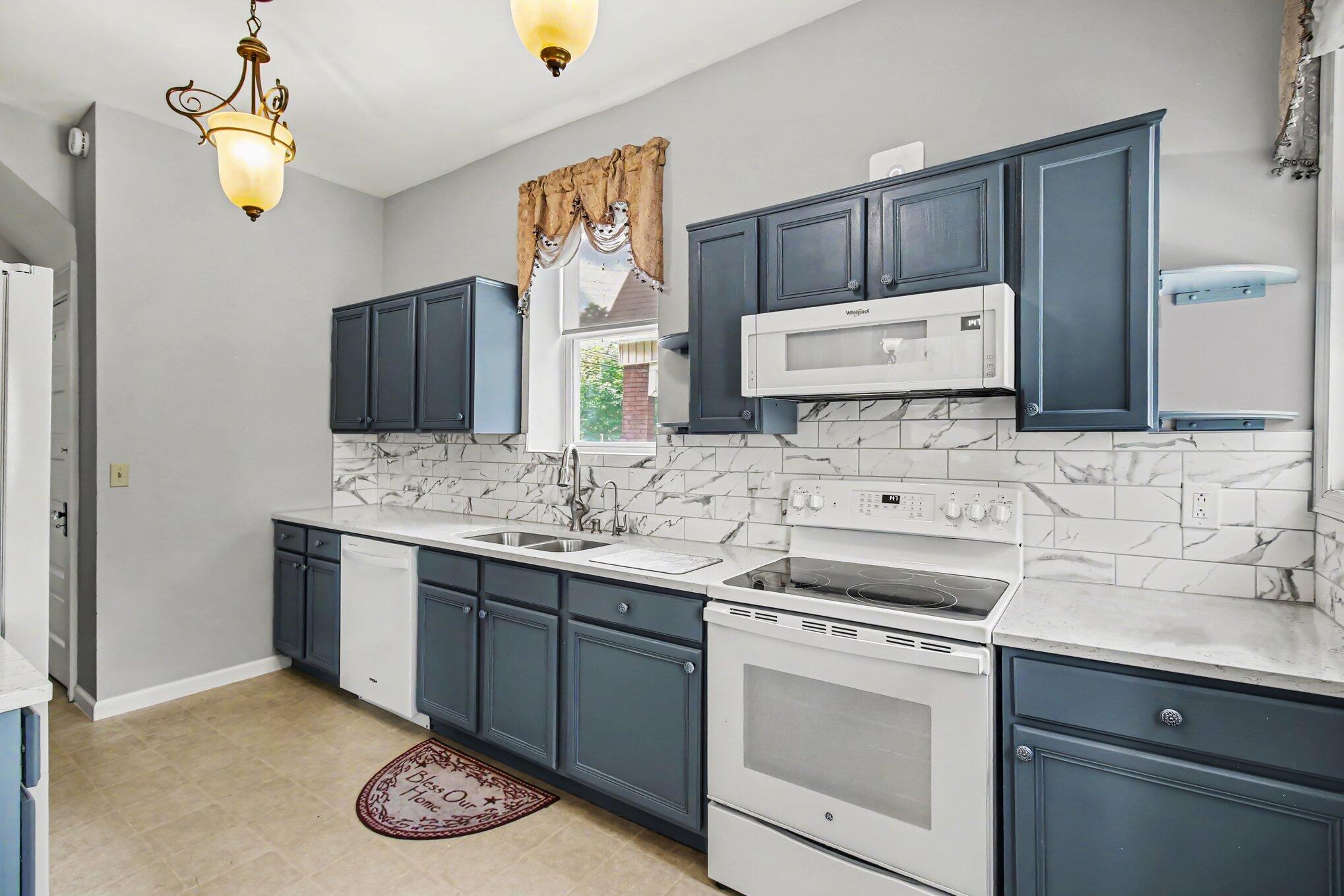332 East 18th Street Covington, KY 41014 - Photo 6 of 36 Kitchen