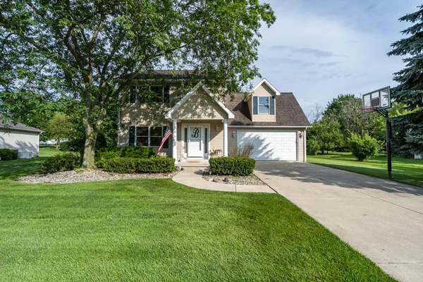 $335,000 | 106 Nicole Drive, Brooklyn, MI 49230