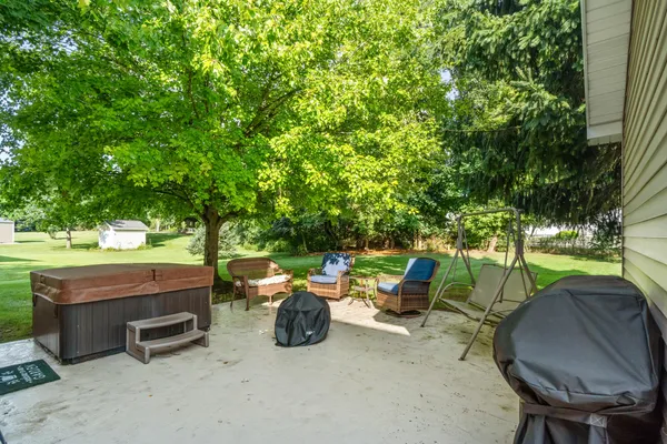 $335,000 | 106 Nicole Drive, Brooklyn, MI 49230