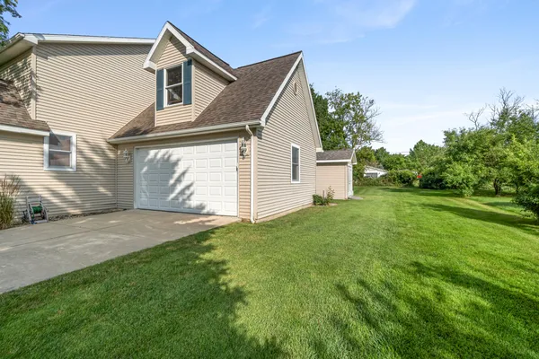 $335,000 | 106 Nicole Drive, Brooklyn, MI 49230