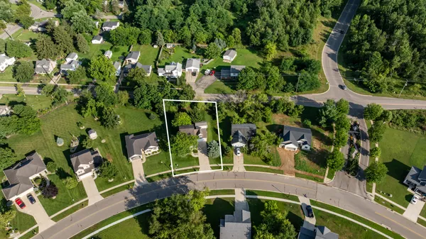 $335,000 | 106 Nicole Drive, Brooklyn, MI 49230