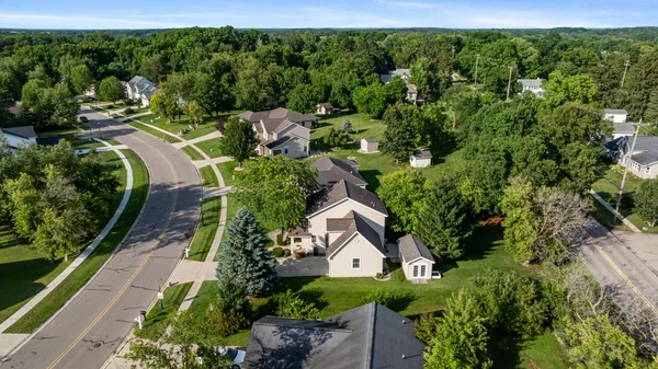 $335,000 | 106 Nicole Drive, Brooklyn, MI 49230