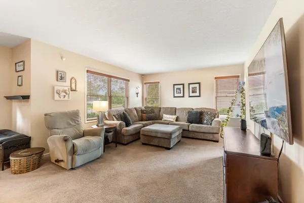 $335,000 | 106 Nicole Drive, Brooklyn, MI 49230