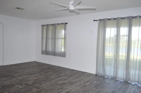 $2,950 | 519 Northwest Ember Way, Jensen Beach, FL 34957