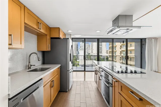 $3,900 | 250 ʻŌhua Avenue, Unit 5C, Honolulu, HI 96815