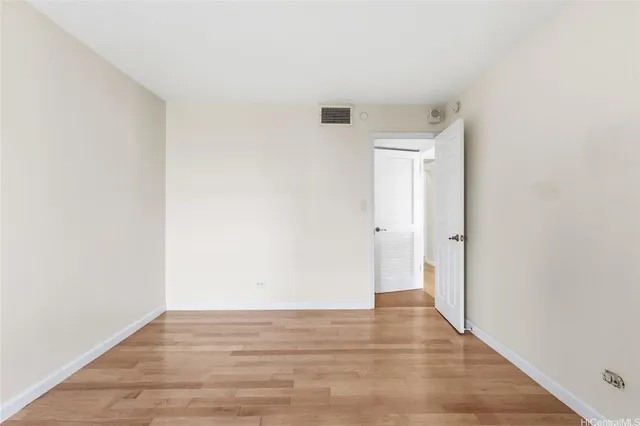 $3,900 | 250 ʻŌhua Avenue, Unit 5C, Honolulu, HI 96815