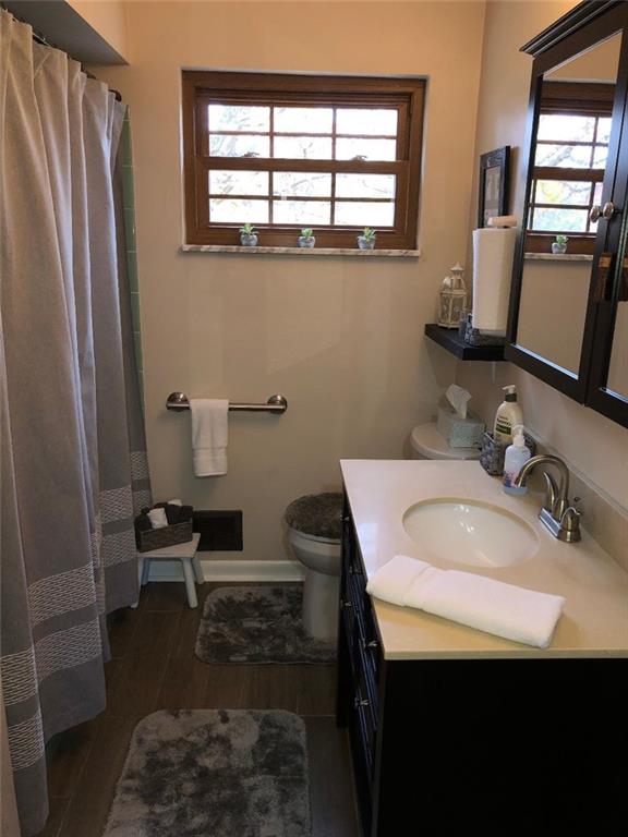 96 Crestvue Road Washington, PA 15301 - Photo 15 of 25 Upstairs Bathroom.