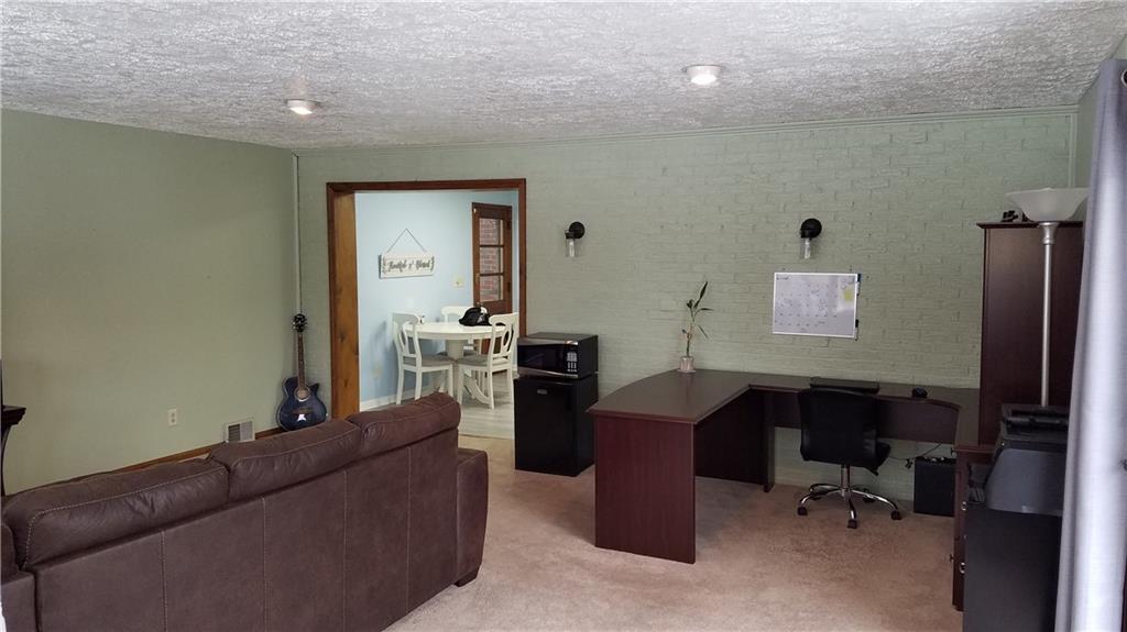 96 Crestvue Road Washington, PA 15301 - Photo 10 of 25 Gallery Image 10