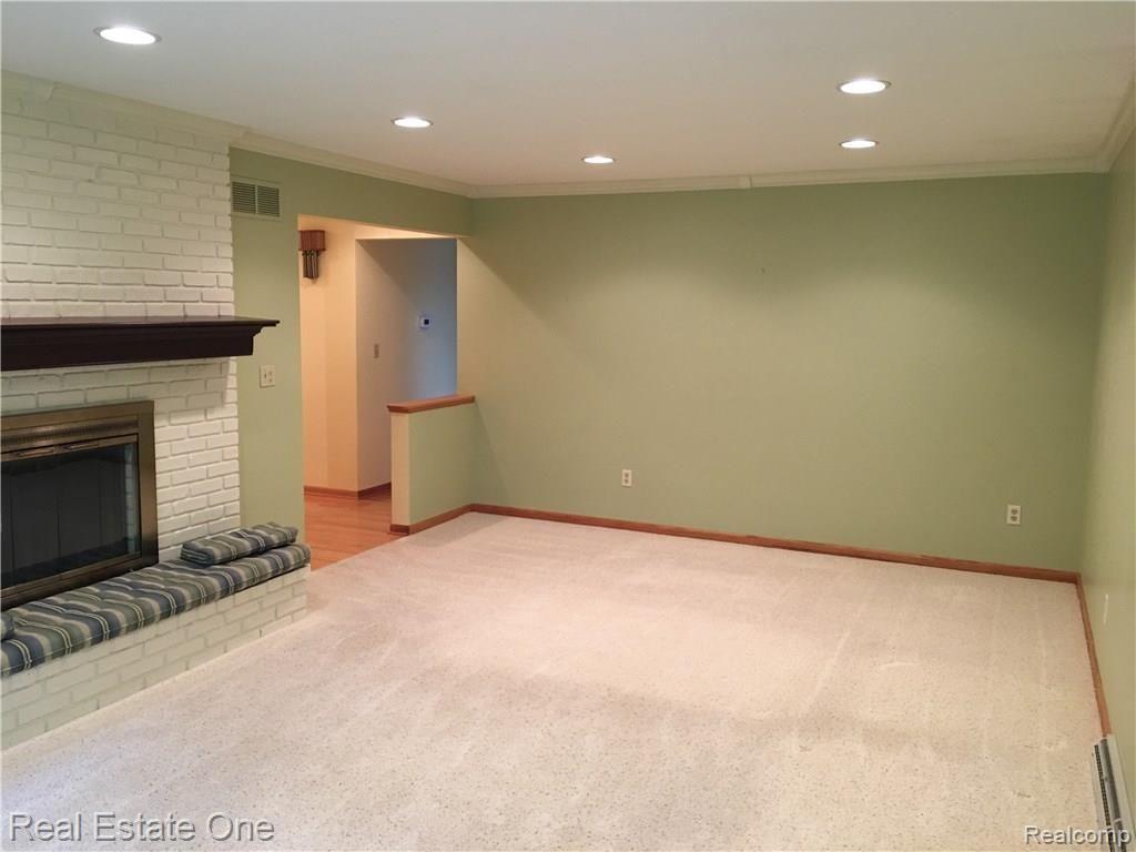 7319 South Beyer Road Frankenmuth, MI 48734 - Photo 35 of 84 Living Room 4.JPG