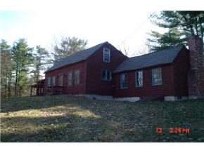 67 Hampstead Road Sandown, NH 03873 - Photo 2 of 9