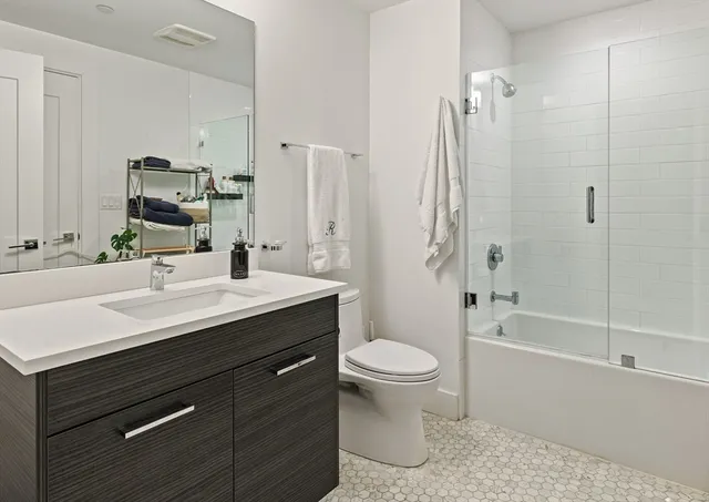 $1,205,000 | 14 West Broadway, Unit 307, Boston, MA 02127