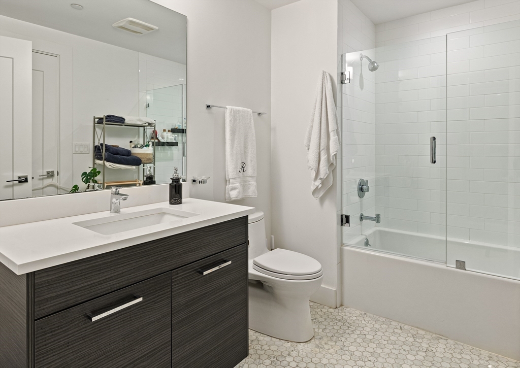 14 West Broadway, Unit 307 Boston, MA 02127 - Photo 11 of 26