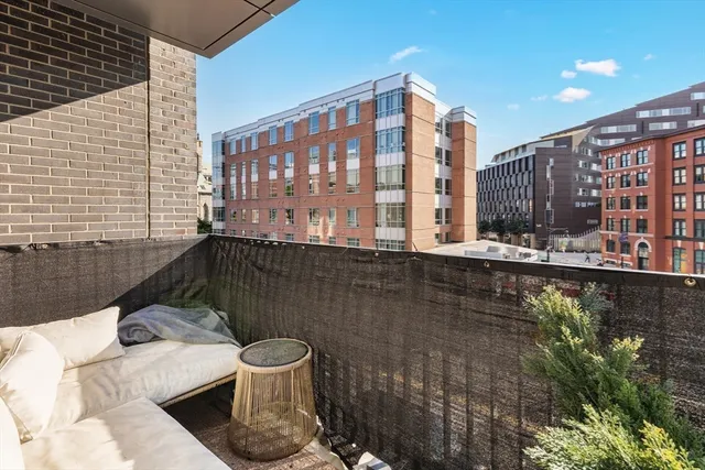 $1,205,000 | 14 West Broadway, Unit 307, Boston, MA 02127