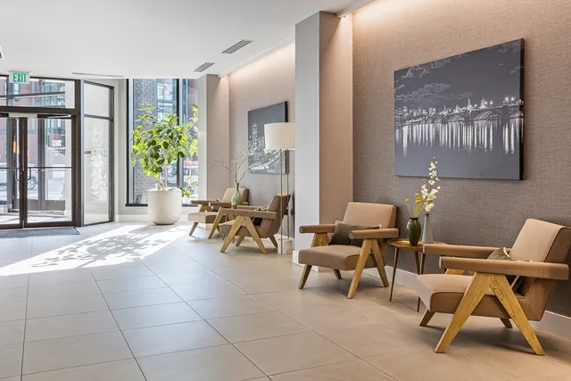 $1,205,000 | 14 West Broadway, Unit 307, Boston, MA 02127