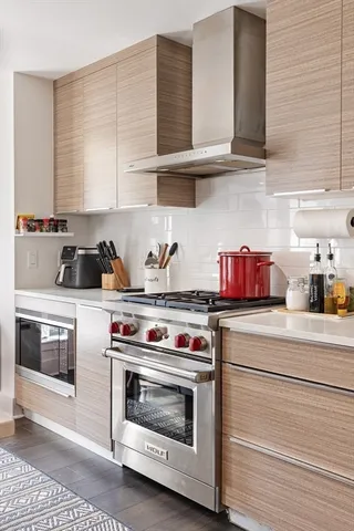 $1,205,000 | 14 West Broadway, Unit 307, Boston, MA 02127