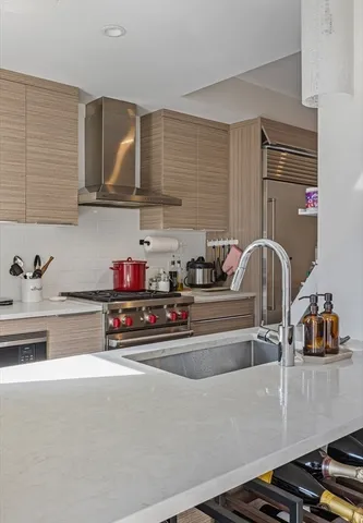 $1,205,000 | 14 West Broadway, Unit 307, Boston, MA 02127