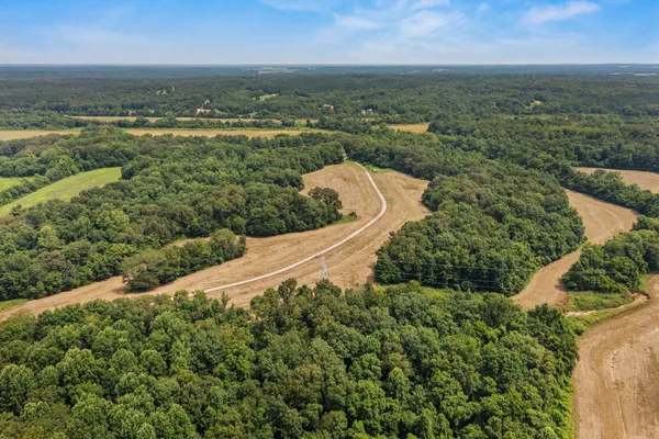 $1,200,000 | 3890 Ames Road, Hickory Valley, TN 38042