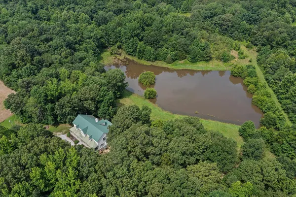 $1,200,000 | 3890 Ames Road, Hickory Valley, TN 38042