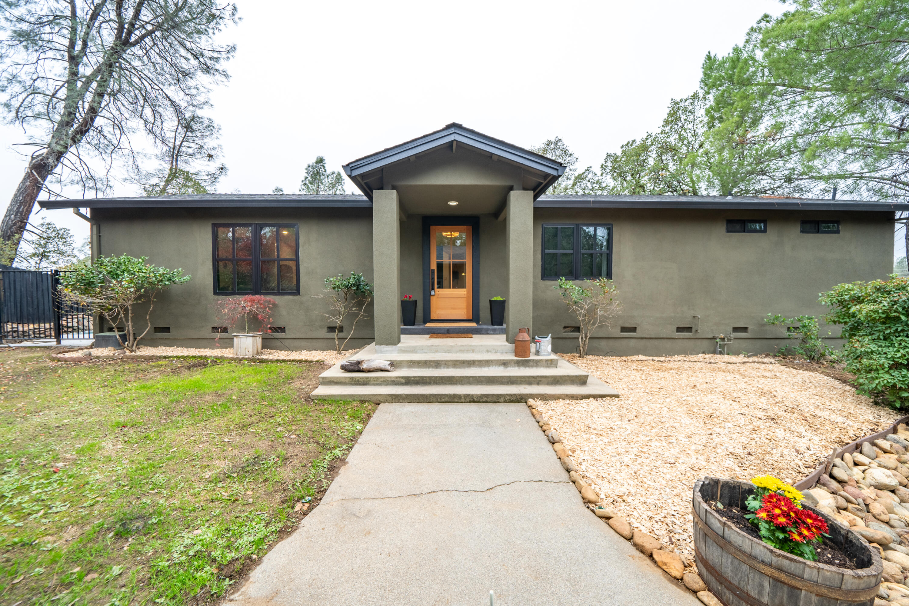 20042 Old Alturas Road Redding, CA 96003 - Photo 3 of 54 Exterior
