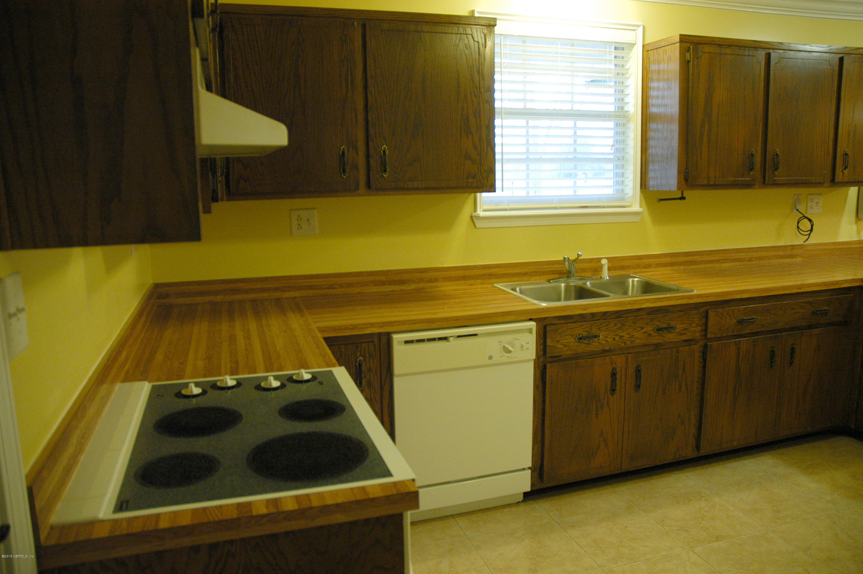 2718 Ruby Hilliard, FL 32046 - Photo 20 of 33 Kitchen 05