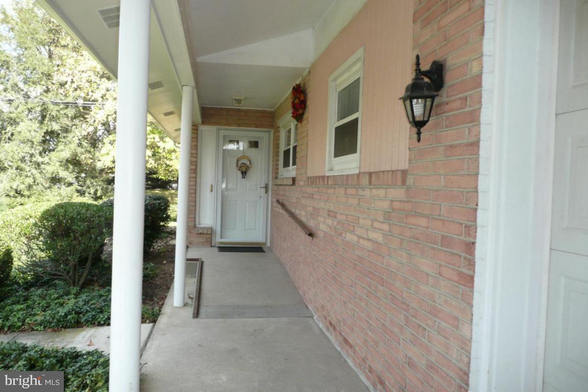 559 West 3rd Avenue Lititz, PA 17543 - Photo 3 of 24 Gallery Image 3