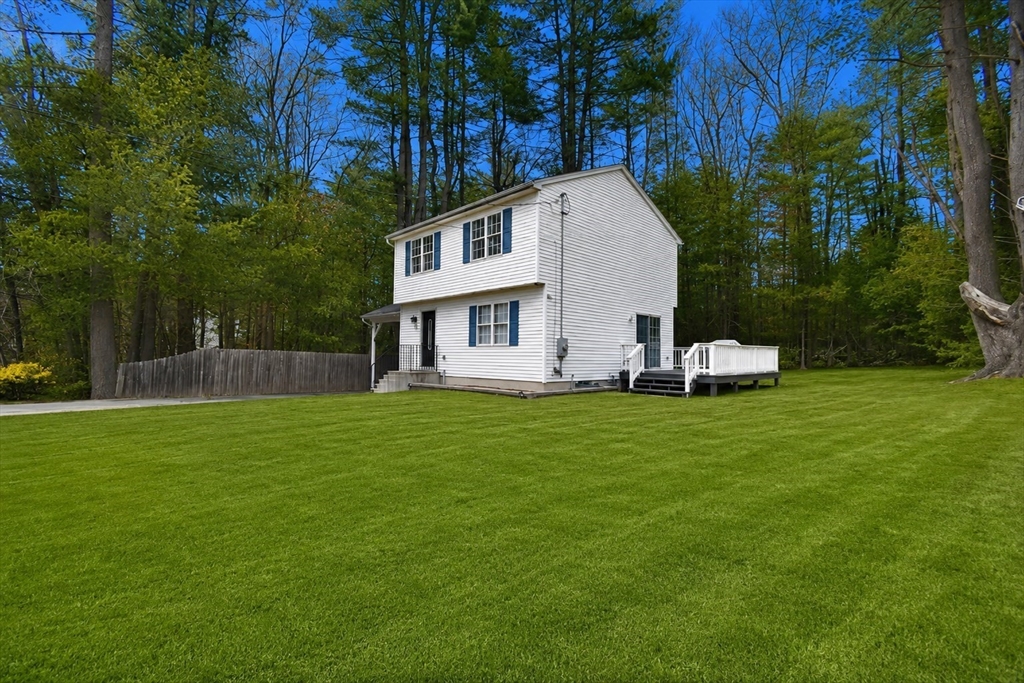 183 Jewett Street Springfield, MA 01129 - Photo 3 of 23