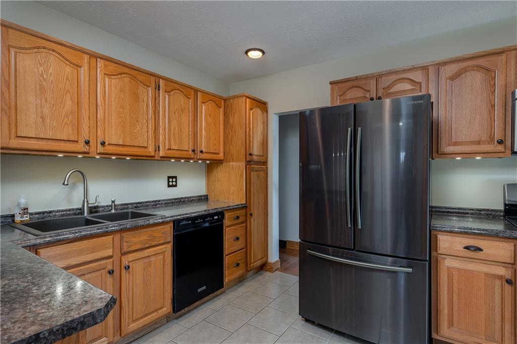 182 Moore Road Butler, PA 16001 - Photo 6 of 23