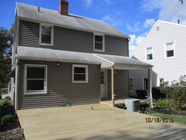 1283 Dorsh Road Cleveland, OH 44121 - Photo 3 of 23