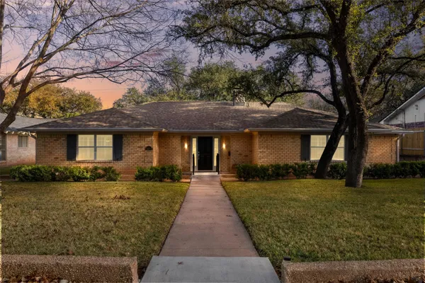 $999,950 | 7207 Mesa Drive, Austin, TX 78731