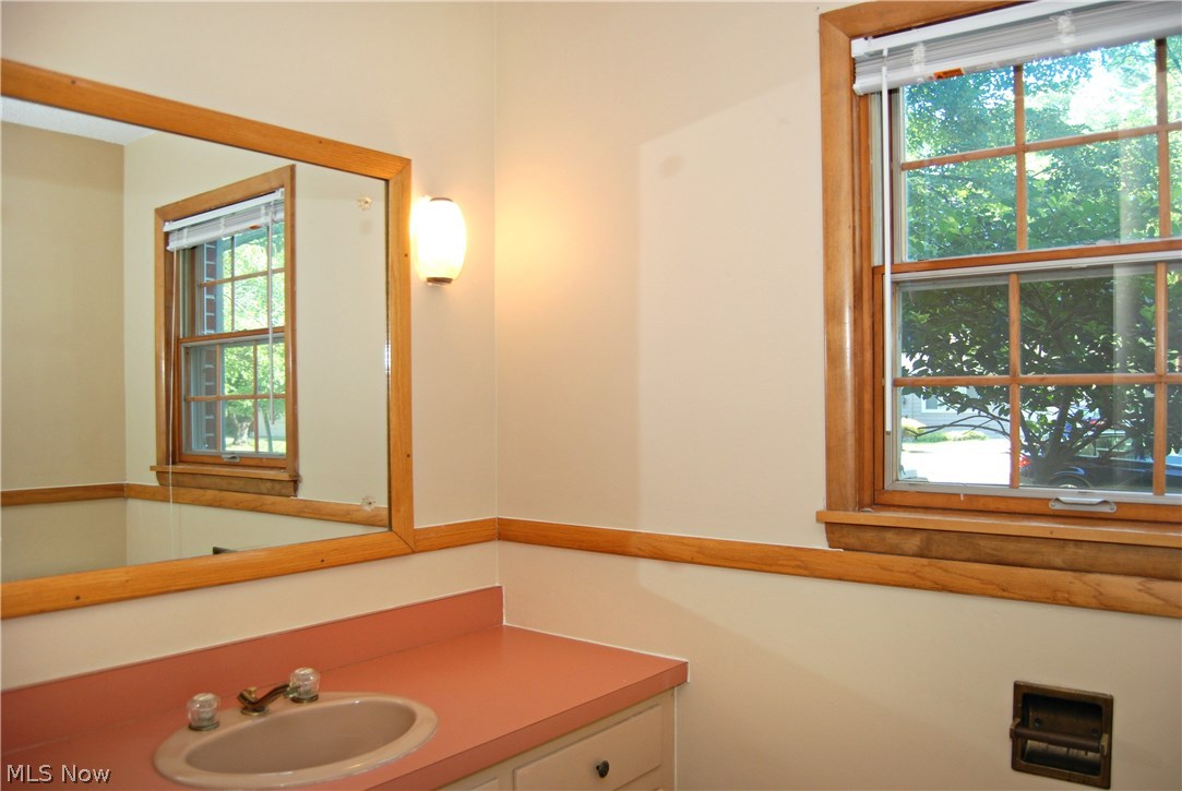 553 Garnette Road Akron, OH 44313 - Photo 10 of 26 Gallery Image 10