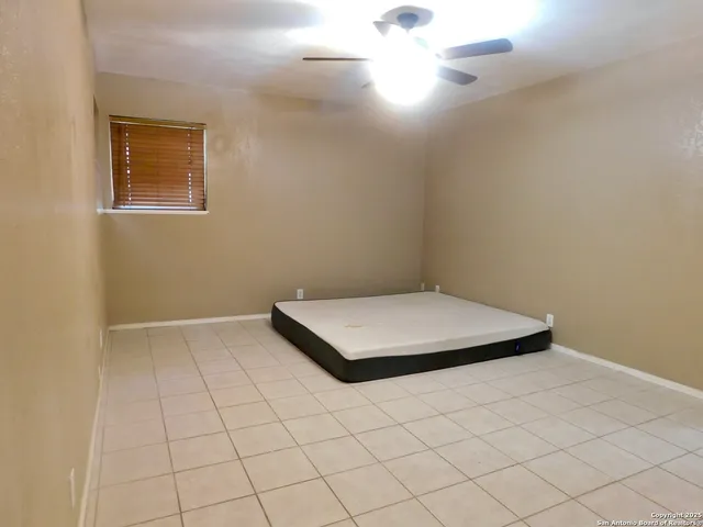 $395,000 | 30 Crestline Drive, Pleasanton, TX 78064