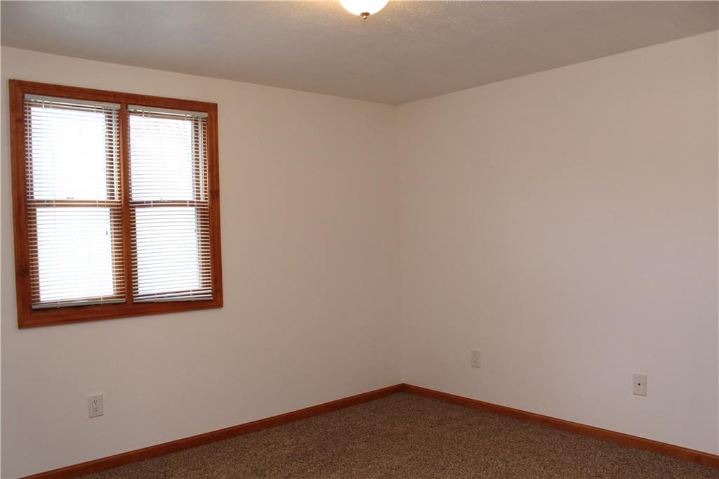 558 Partridge Run Road Gibsonia, PA 15044 - Photo 10 of 24 Master bedroom