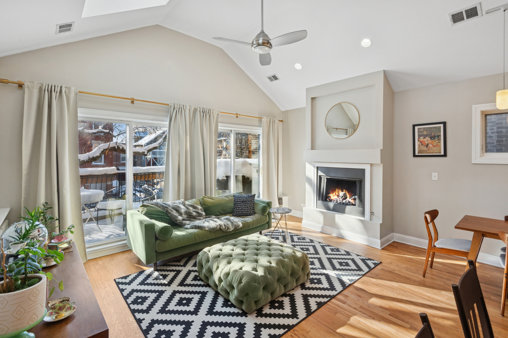 2734 West Potomac Avenue, Unit 2 Chicago, IL 60622 - Photo 3 of 29