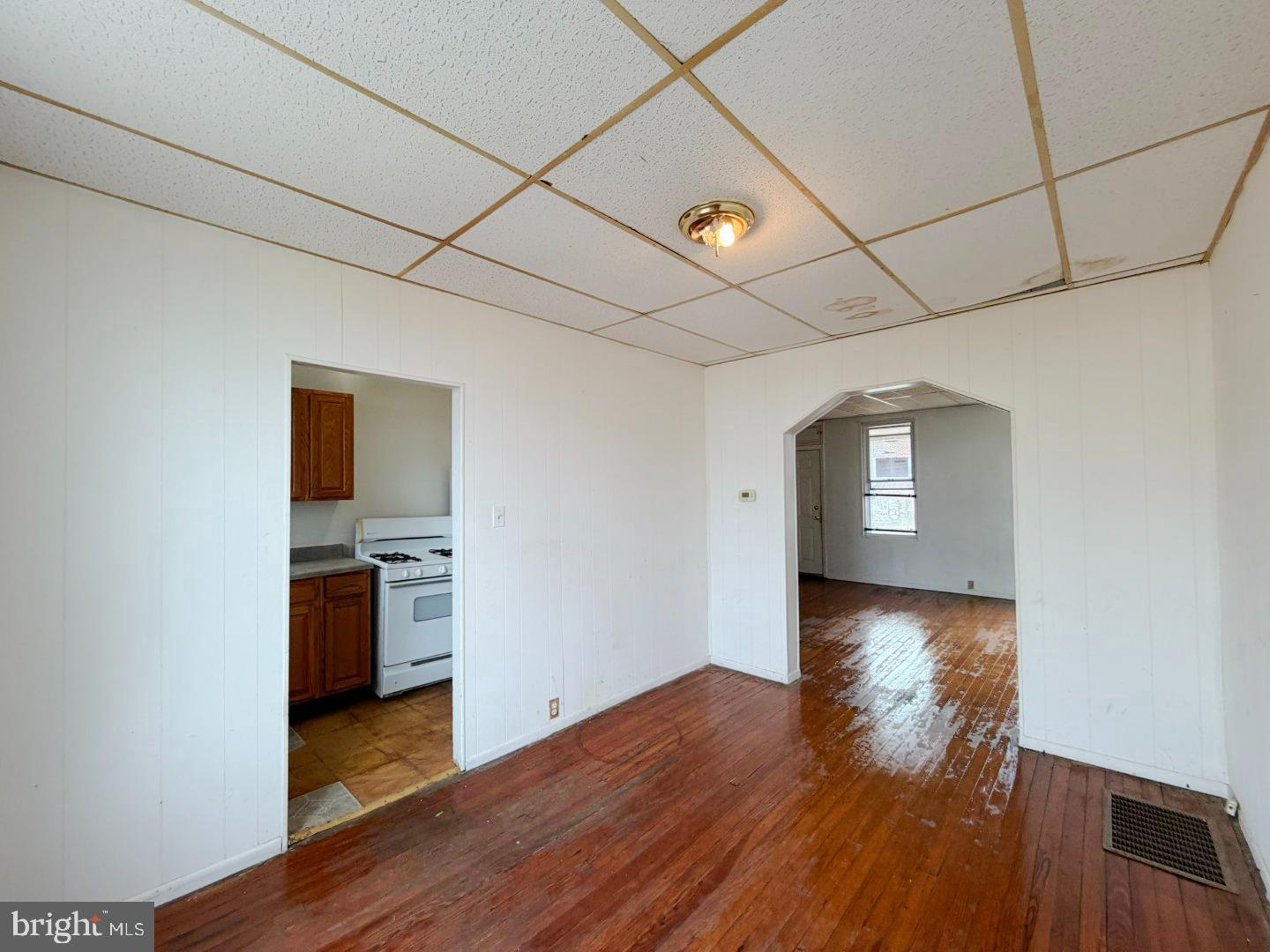 3420 Lyndale Avenue Baltimore, MD 21213 - Photo 8 of 24 a view of a livingroom with wooden floor