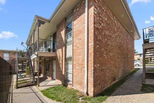 $1,200 | 9616 Long Point Road, Unit 54, Houston, TX 77055