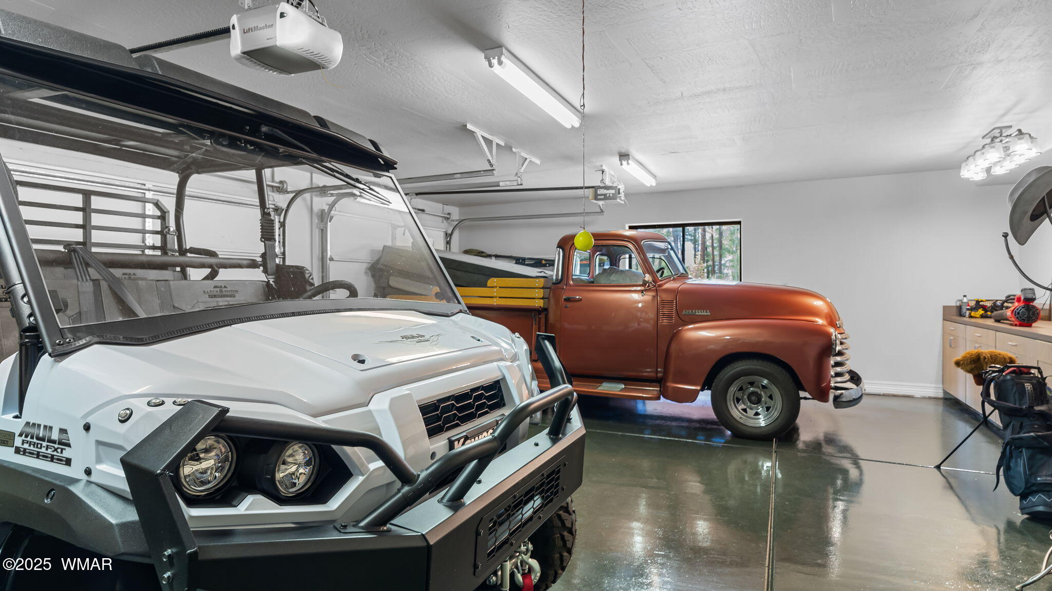 1994 Pine Lake Road Pinetop, AZ 85935 - Photo 47 of 67 3 Car Garage with epoxy floors