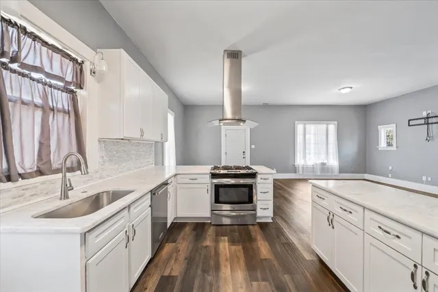 $325,000 | 2046 Courtland Place, Memphis, TN 38104