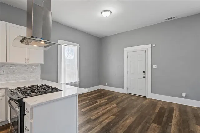 $325,000 | 2046 Courtland Place, Memphis, TN 38104