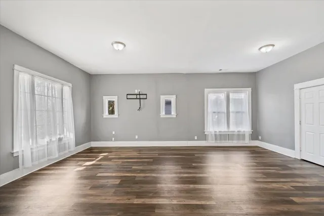 $325,000 | 2046 Courtland Place, Memphis, TN 38104