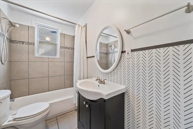 $325,000 | 2046 Courtland Place, Memphis, TN 38104